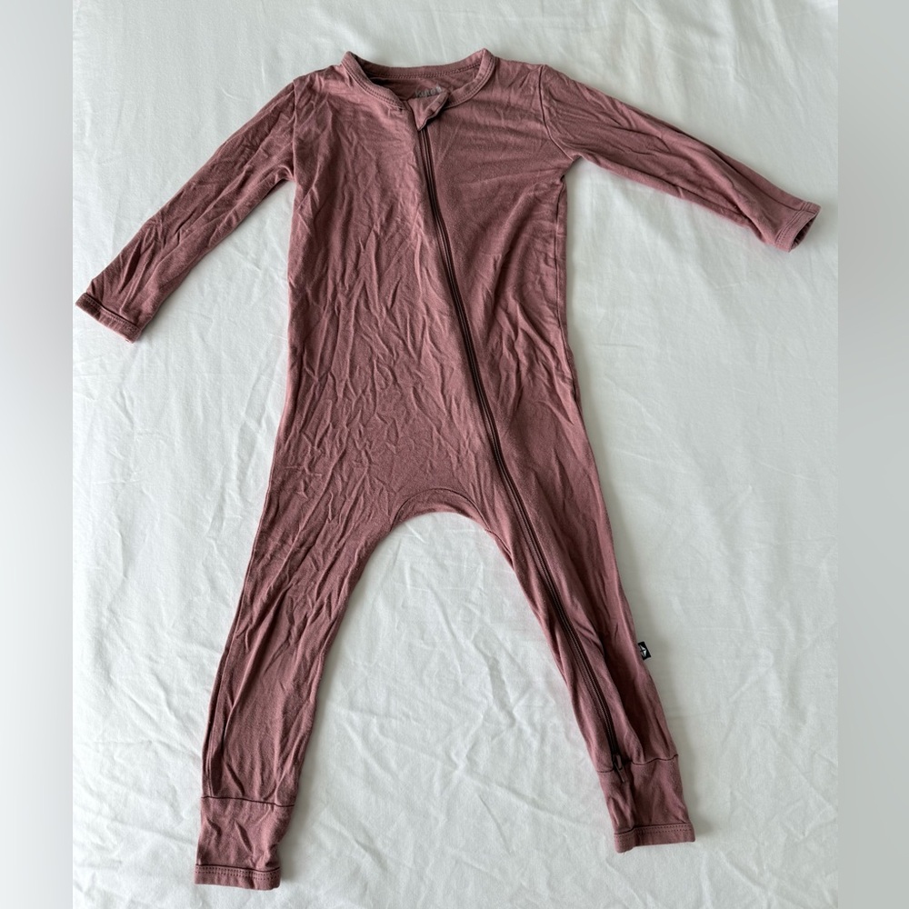 Kyte BABY Zippered Romper in Mauve